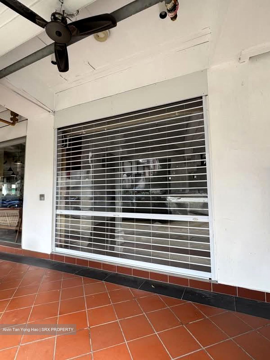 Mackenzie Road (D9), Retail #576519341